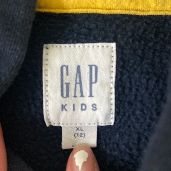 GAP Hoodie - Picture 3 of 3